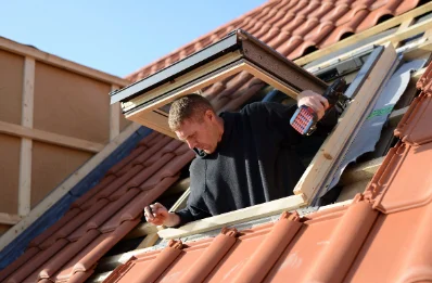 Pose de fenêtres de toit Velux à Aucazein